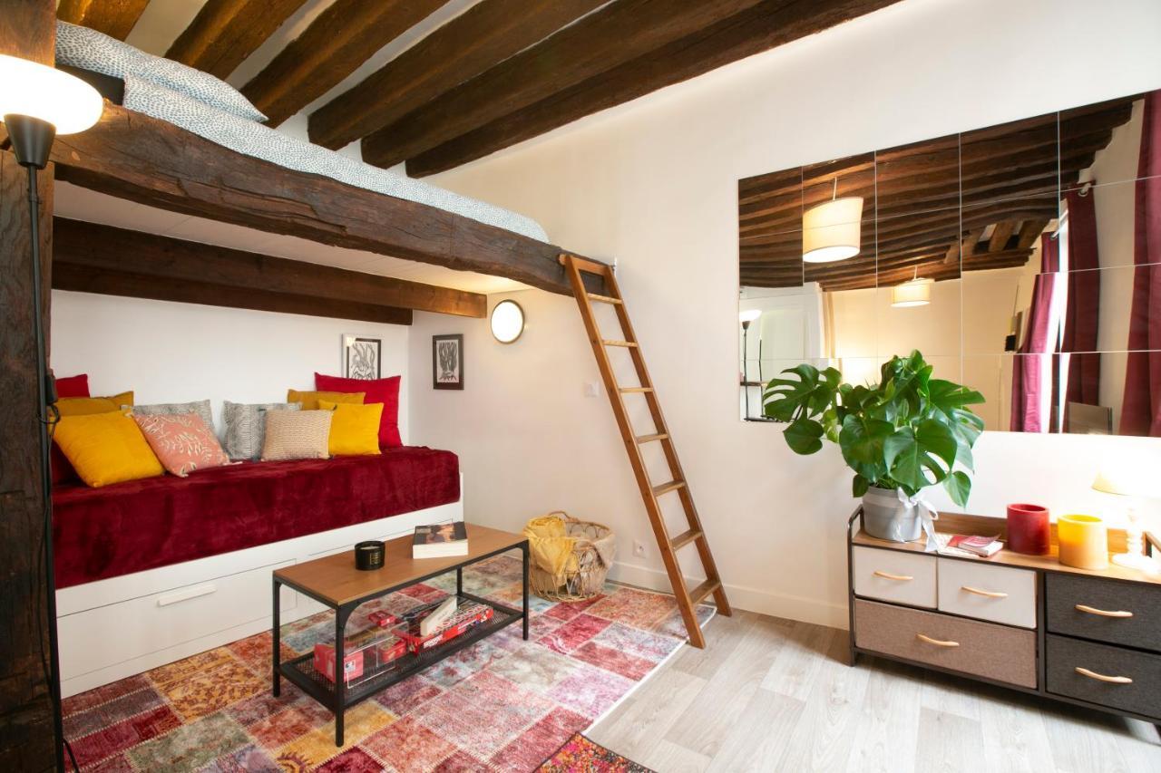 Authentic Apartment In Center Of Parisian Marais Exterior foto